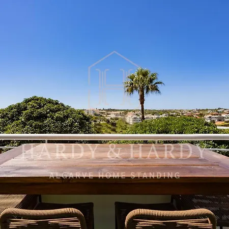 H&h - Rare Modern & Elegant With Wonderful Sea Views, A Few Meters From Porto De Mos Appartement