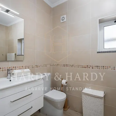 H&h Sea View Elegance: Modern Porto De Mos