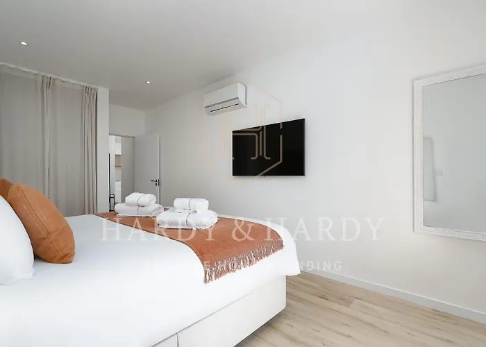 H&h - Rare Modern & Elegant With Wonderful Sea Views, A Few Meters From Porto De Mos *