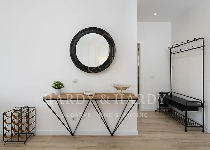 H&h - Rare Modern & Elegant With Wonderful Sea Views, A Few Meters From Porto De Mos *