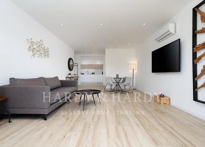 H&h - Rare Modern & Elegant With Wonderful Sea Views, A Few Meters From Porto De Mos *