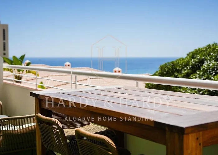 H&h - Rare Modern & Elegant With Wonderful Sea Views, A Few Meters From Porto De Mos 公寓 *