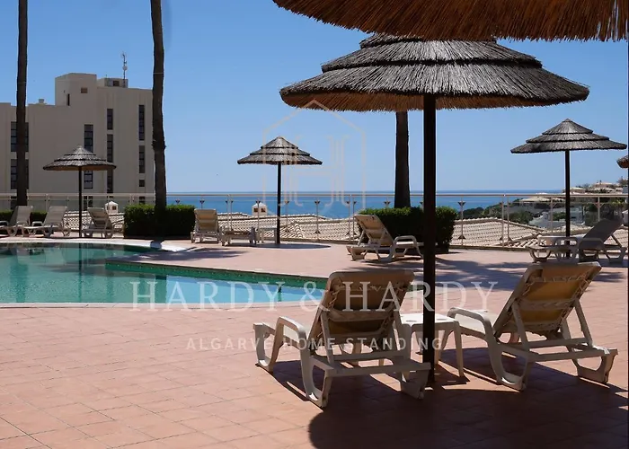 Апартаменты H&h - Rare Modern & Elegant With Wonderful Sea Views, A Few Meters From Porto De Mos Лагуш